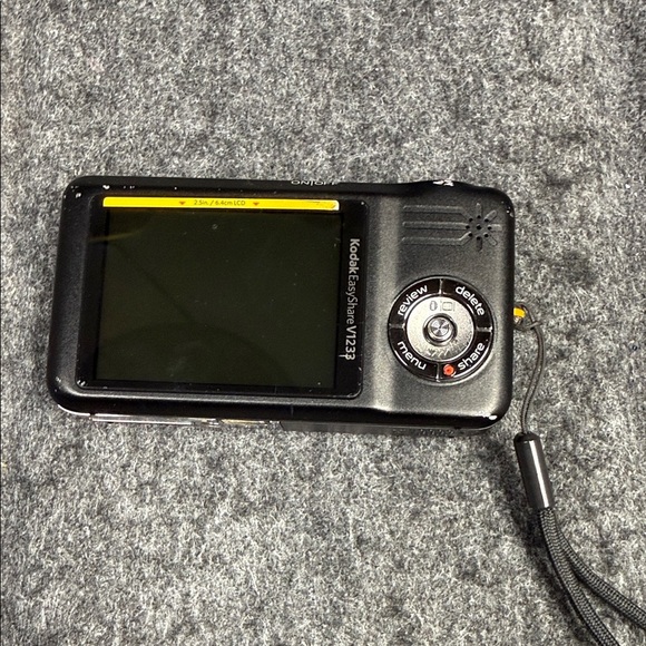 Kodak Black Compact Camera with Charger - Picture 6 of 6